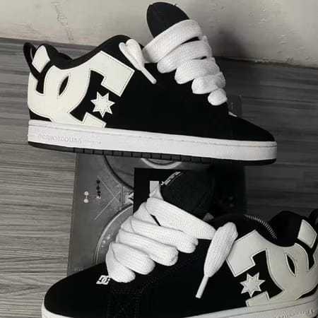 รองเท้า Black Dc Court Graffik Grede รองเท้าผ้าใบสําหรับบุรุษและสตรี Unisex ล่าสุด