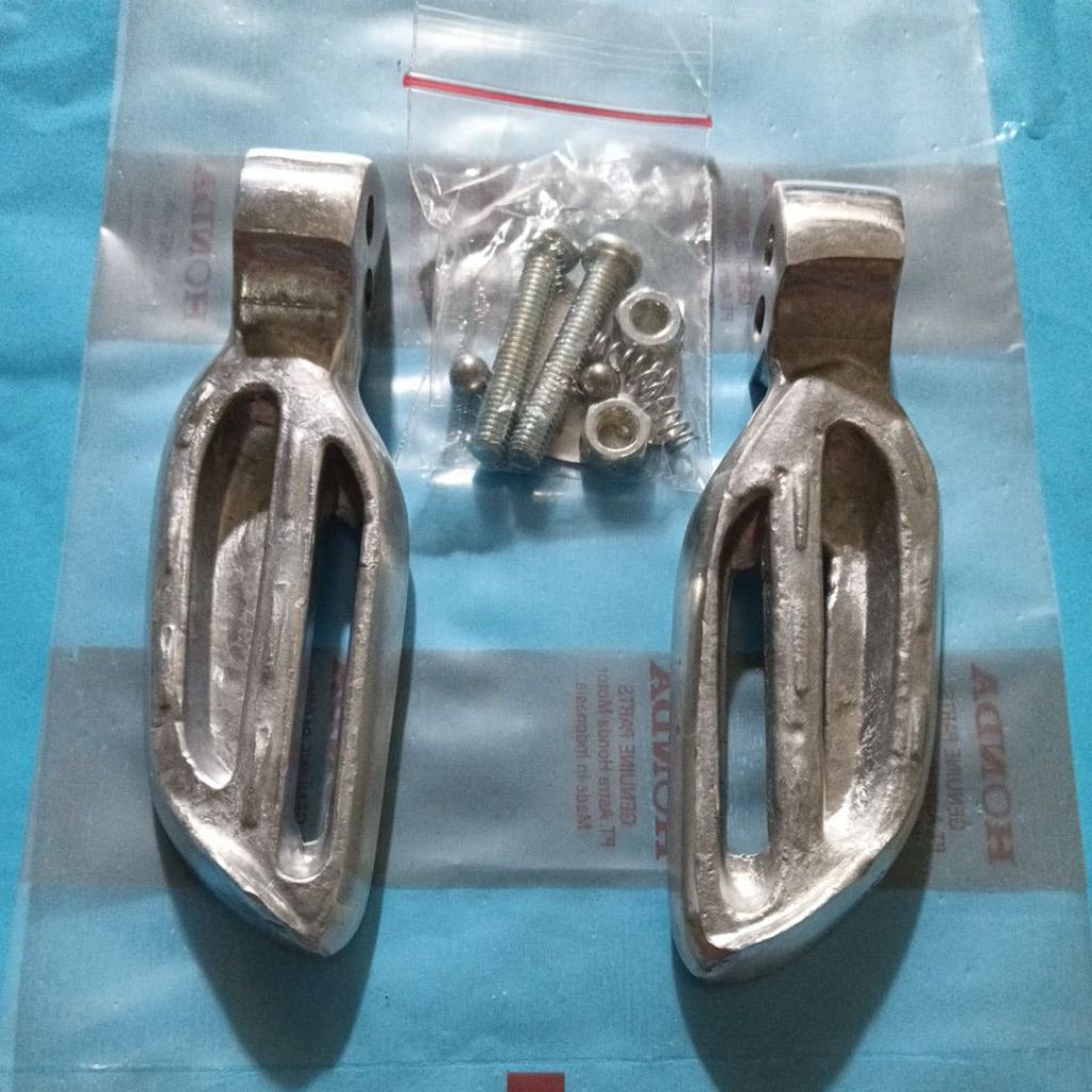 ด้านหลังบาร์STEP ด้านหลัง STEP SCOOPY LEAF รุ่น PNP BEAT VARIO SUPRA X125