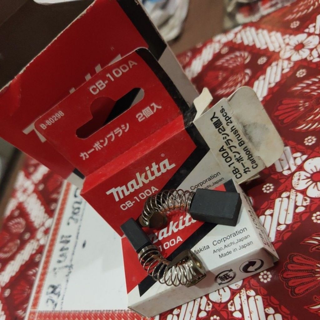 แปรงคาร์บอน CB-100A Areng CB100A Spool 100A Kul CB100 Charcoal CB 100