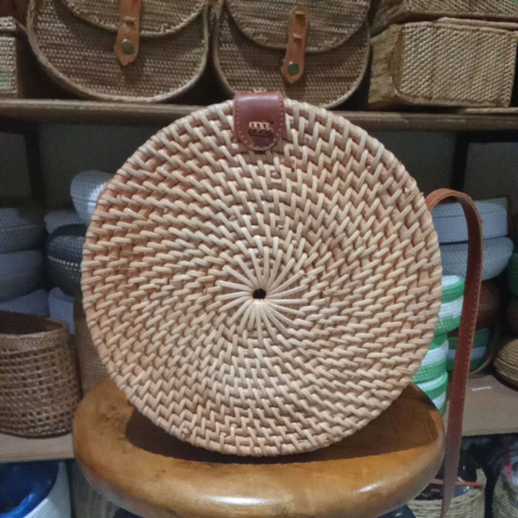 PLAIN RATTAN BAG 20CM FULL RATTAN