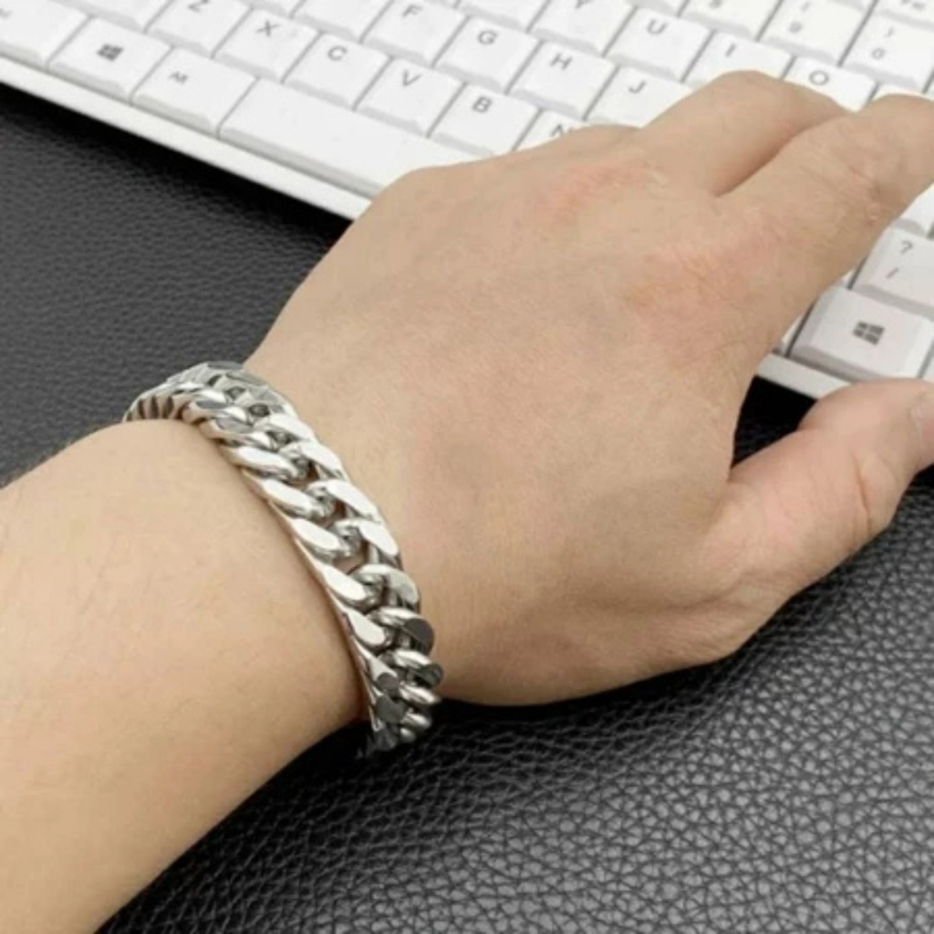 สร้อยข้อมือไทเทเนียมแท้เหล็กสีขาวสําหรับผู้ชายทนทานแฟชั่นสุดเท่ | EAST CENTER GP9