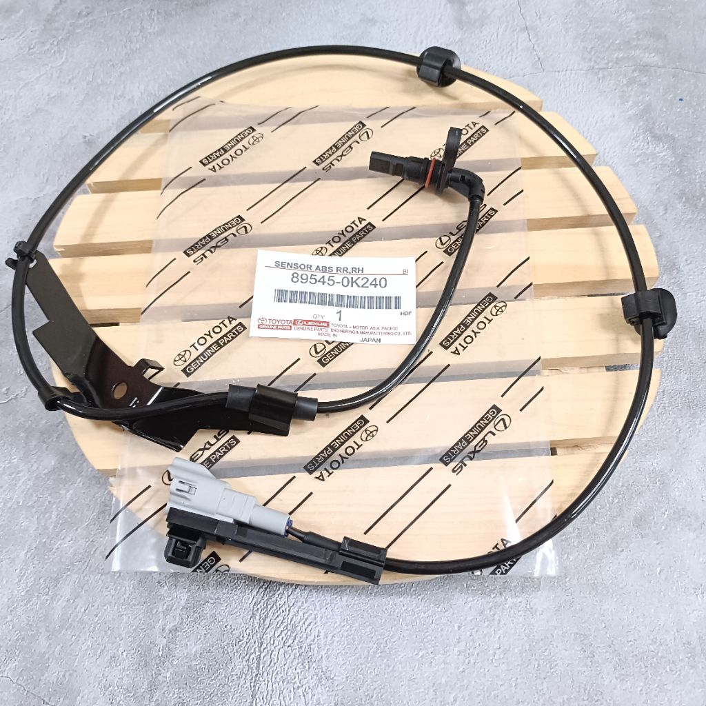 เซ็นเซอร์ขวาความเร็ว ABS TOYOTA FORTUNER VRZ HILUX REVO 89545-0K240