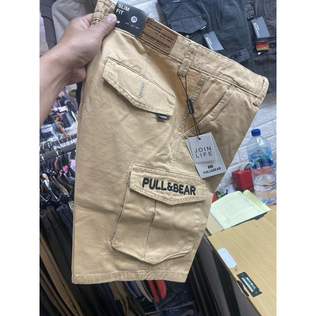 กางเกงขาสั้นคาร์โก้ปักลายคุณภาพสูง Pull and Bear