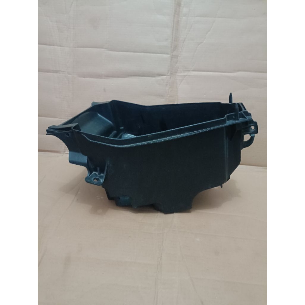 YAMAHA MIO GEAR125 UNDER LUGGAGE BOX CODE B3W