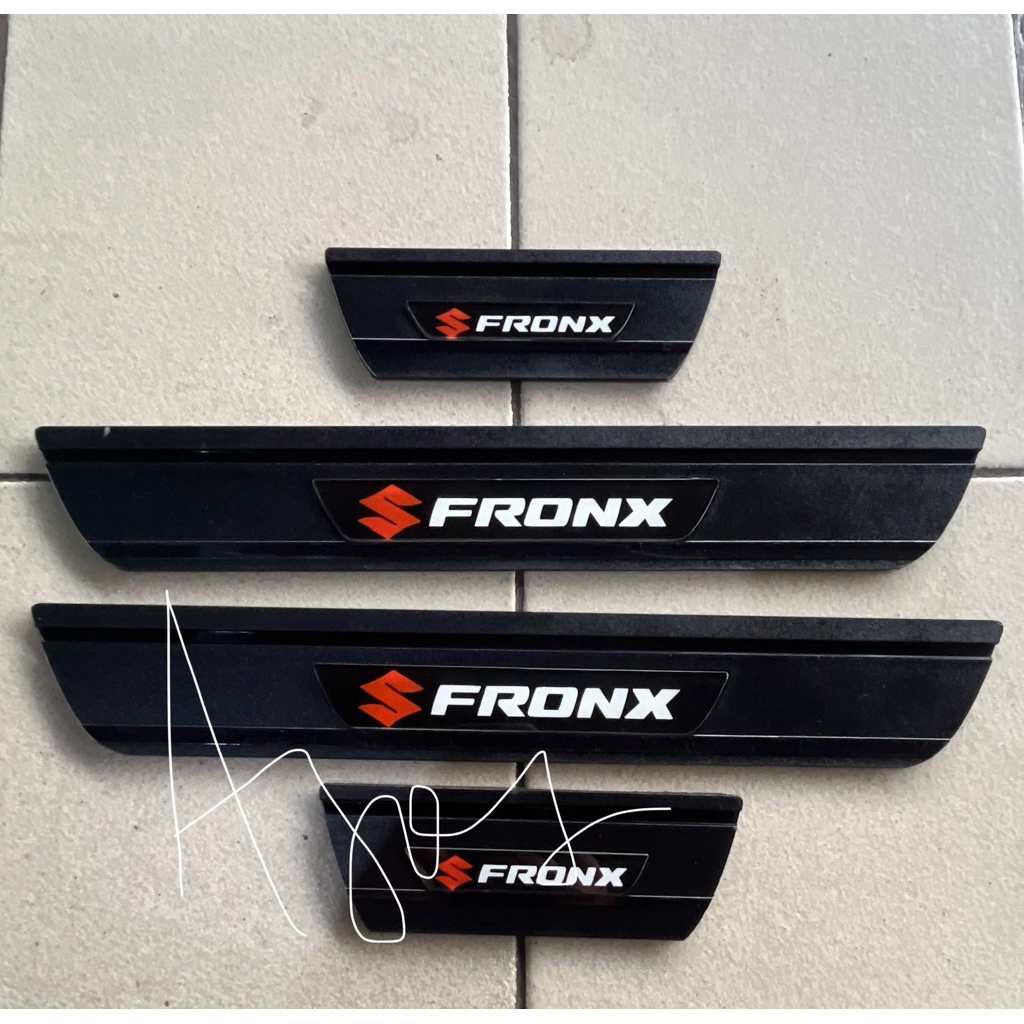 Suzuki Fronx Silplate / Fronx AJOS ประตูกันรอย