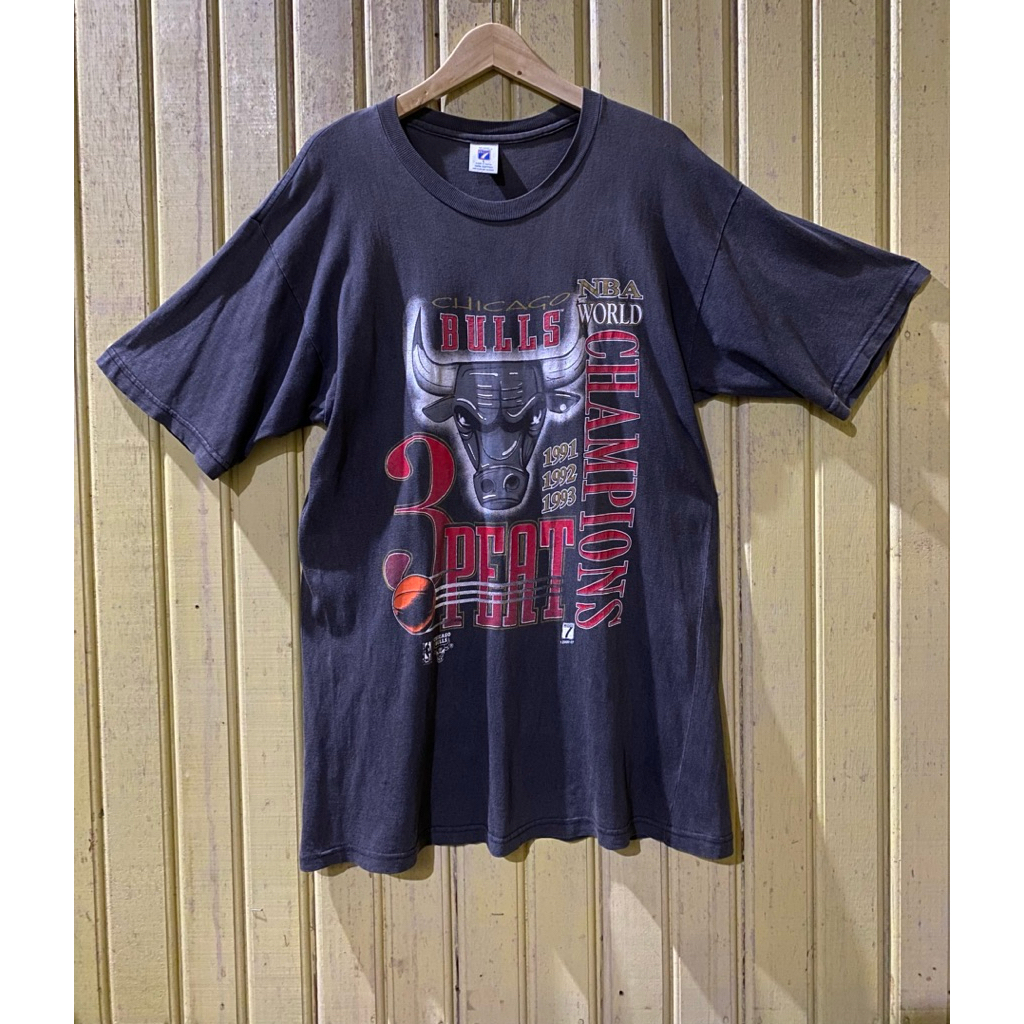 เสื้อยืดมือสอง chicago bull nba world วินเทจ