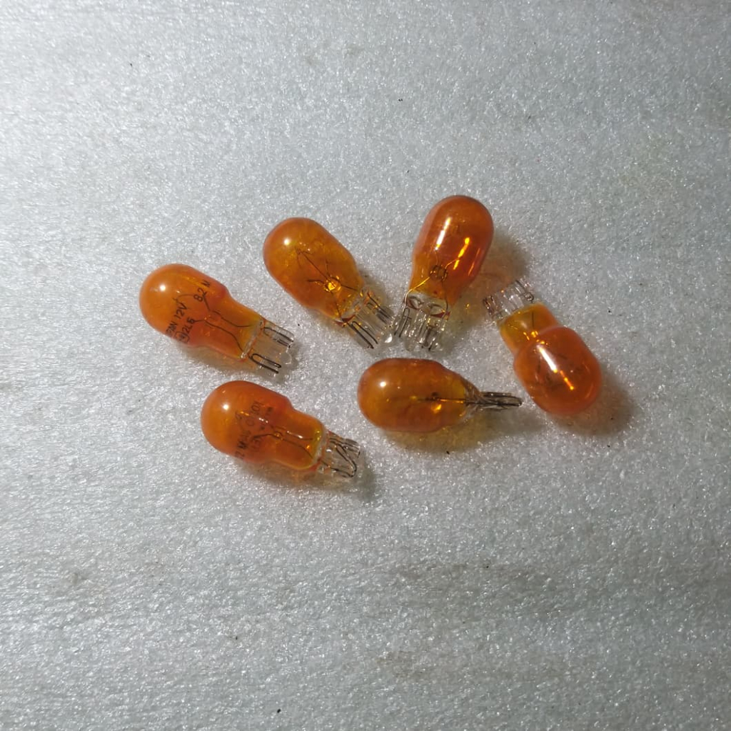 หลอดไฟไฟเลี้ยวสากล Lambu T13