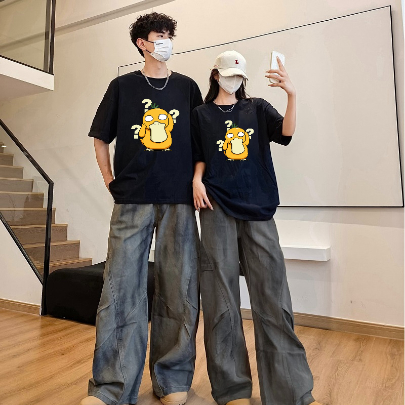 เสื้อยืดสีดําลาย Classic Pokemon Psyduck Motif