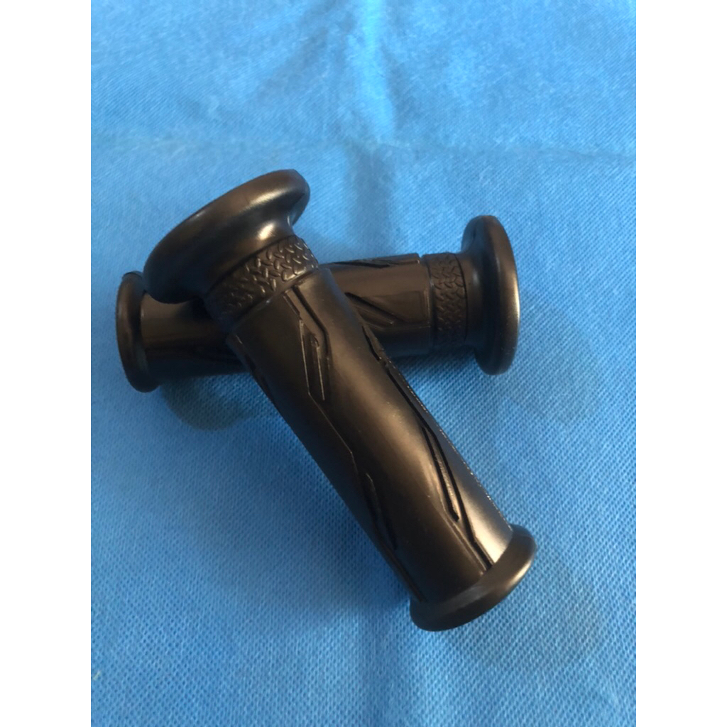 Original Yamaha Handgrip Hand Grip Hand Grip ถุงมือสําหรับรถจักรยานยนต์ทุกประเภท
