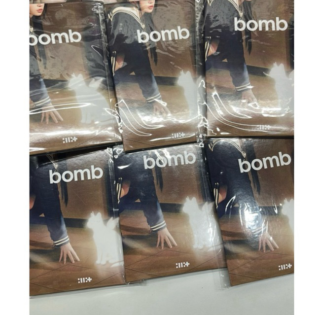 ILLIT 3rd Mini Album Bomb Weverse ver