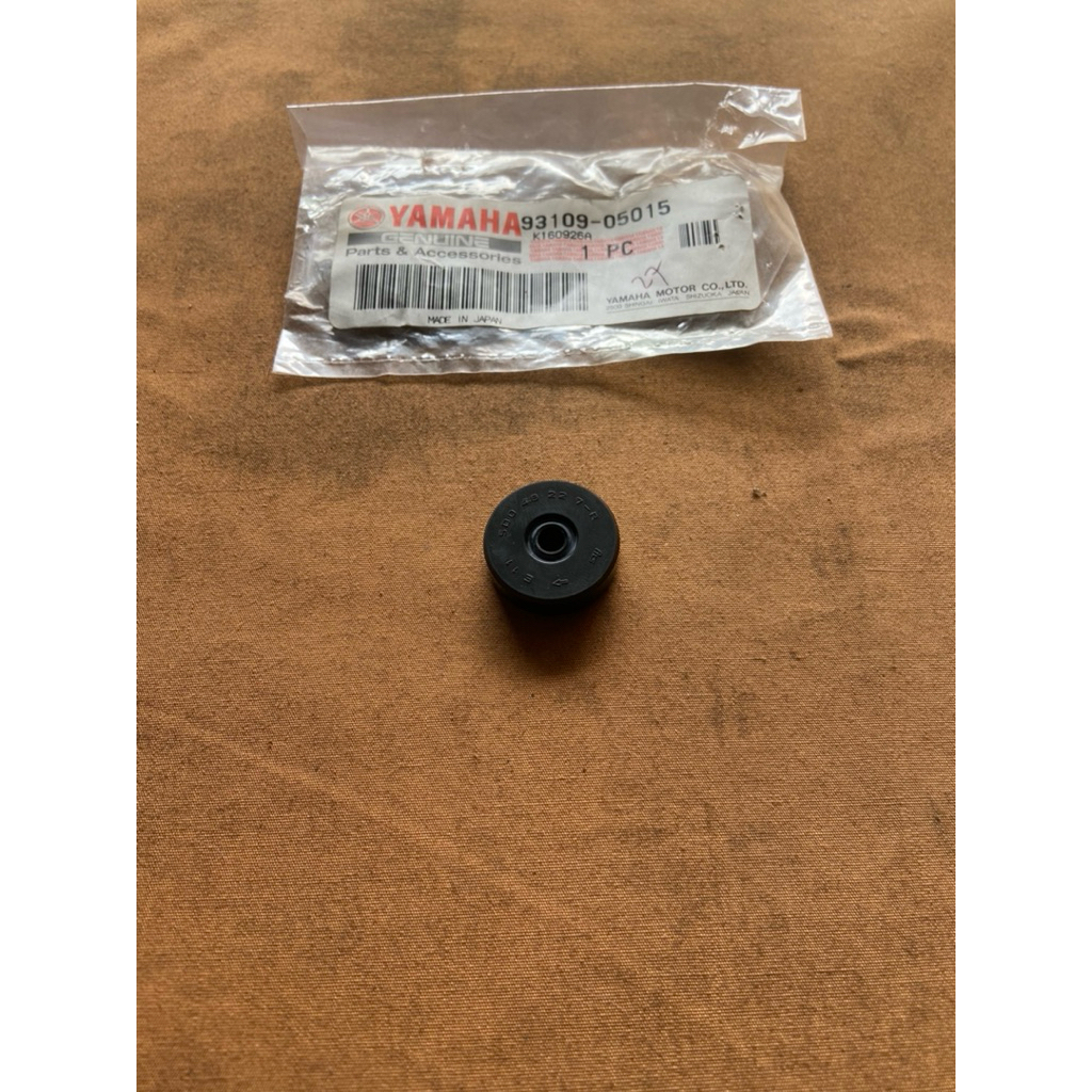 Yamaha DT125 DT 125 DT100 Transmission Seal อะไหล่แท้ 93109-05015
