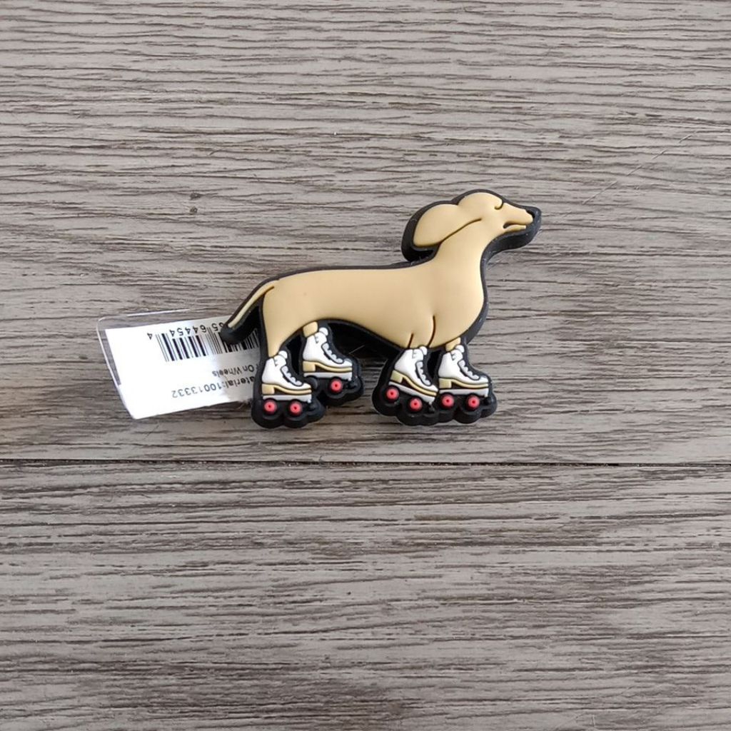 Jibbitz Cr0c5 Wiener บนล้อ