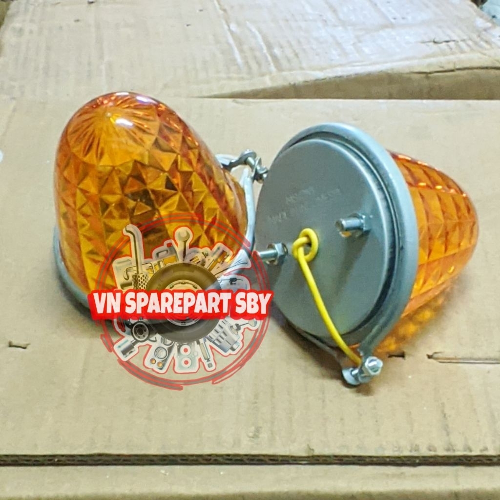 KM3 โคมไฟข้าง UNIVERSAL