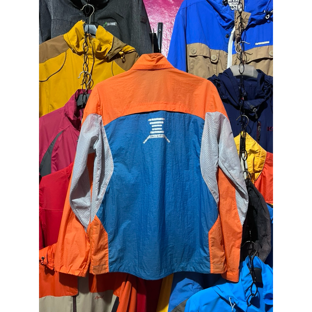 เสื้อแจ็คเก็ตร่มชูชีพ Lowe alpine