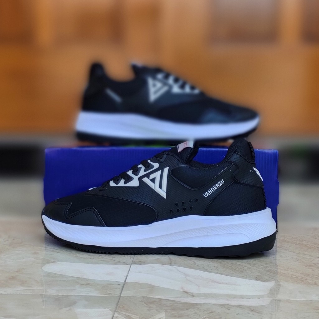 Vanderzu Original FR302 รองเท้าผ้าใบผู้ใหญ่กลางแจ้ง Unisex สีดําสีขาว