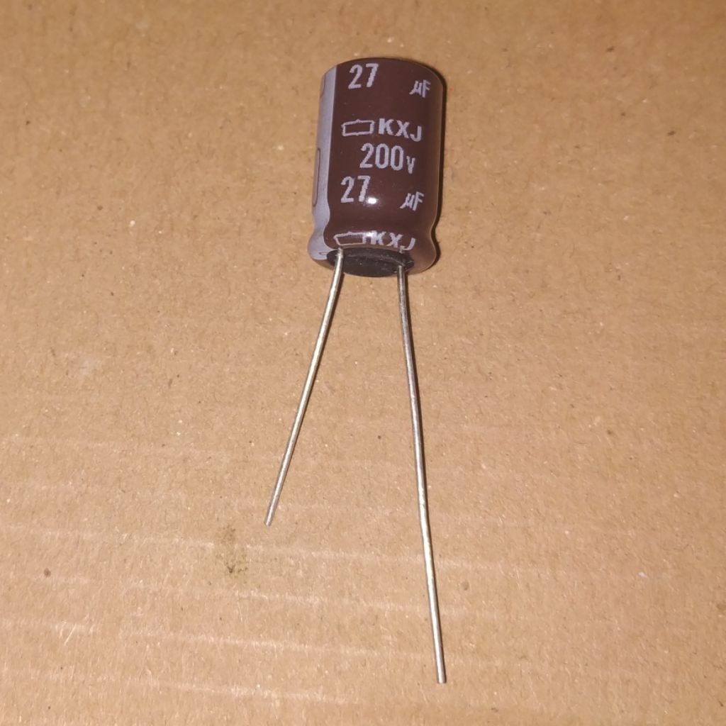 C Elco Elko 27uF 200V 27 uF 200 V