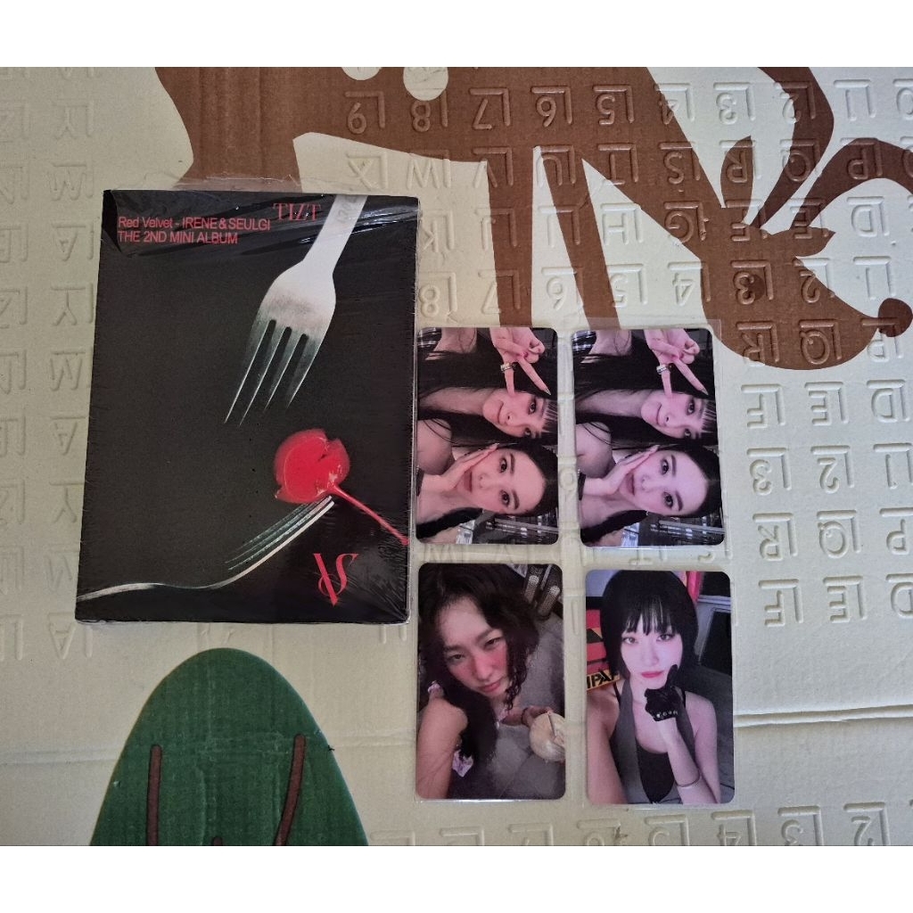 อัลบั้มเอียง RV Irene Seulgi กํามะหยี่สีแดงเท่านั้น PC Photocard