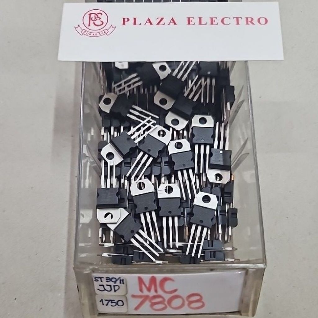 TRANSISTOR L 7808 CV L7808 MC7808 ST IC REGULATOR ดั้งเดิม