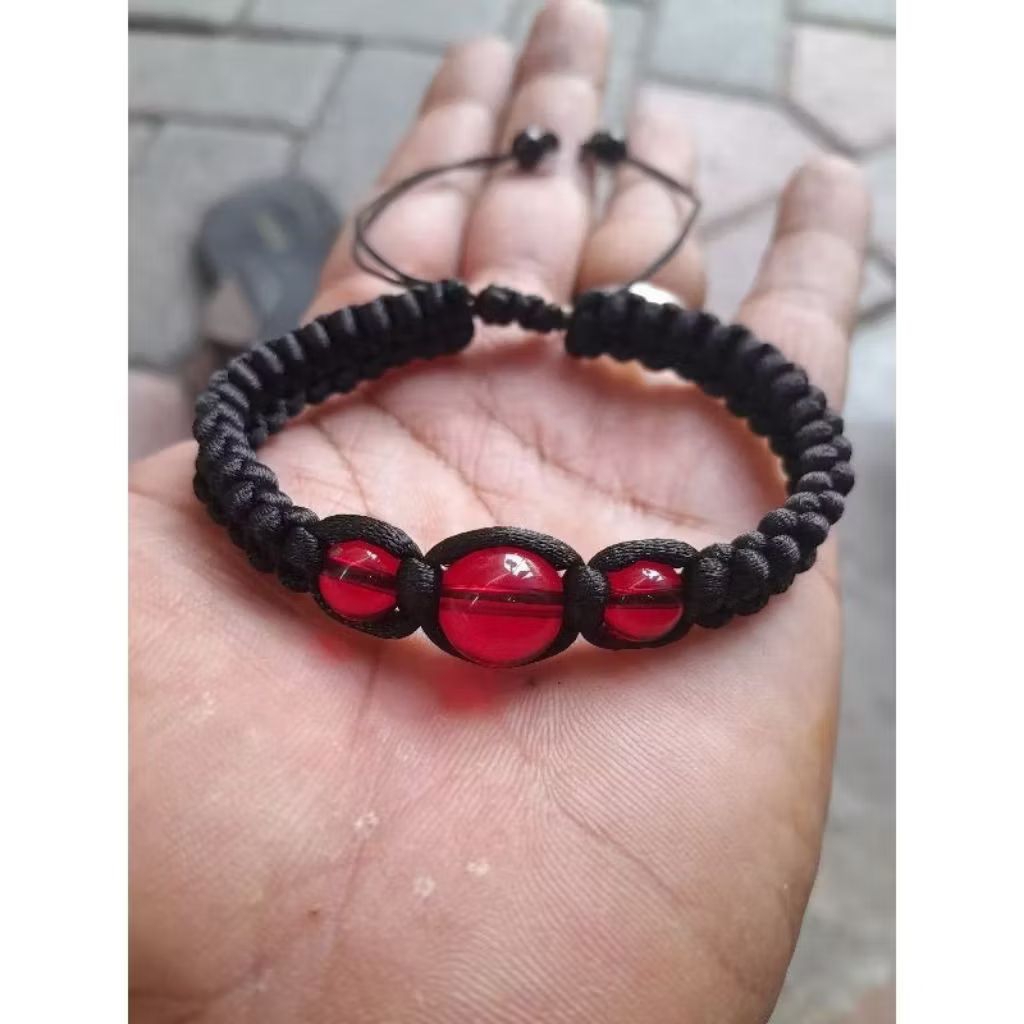 MERAH Macrame Bracelet 3 Red Garnet Siem