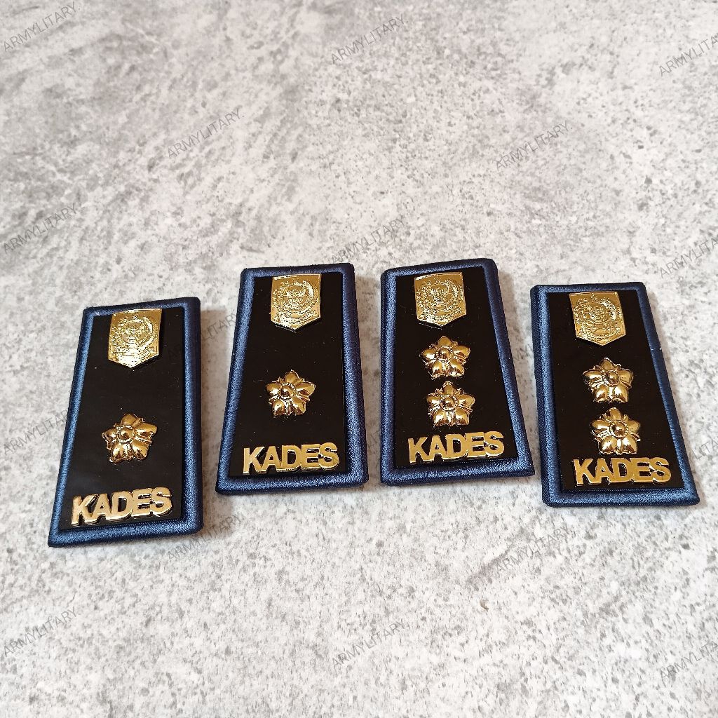 RANK OF BLACK KADES WITH BLUE LINS
