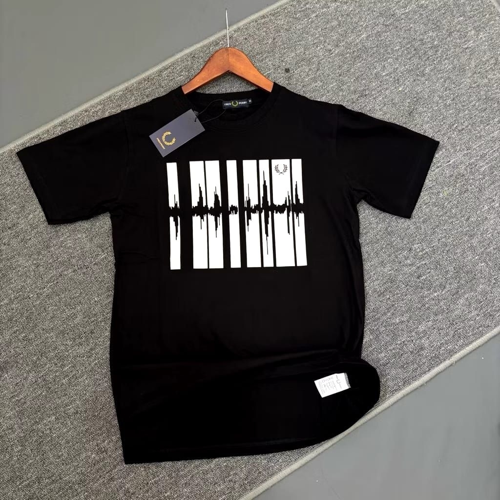 เสื้อยืดสีดํา FF****