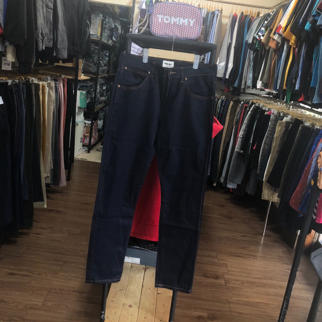 กางเกงยีนส์ WRGR 11MWZ 01P22 GRADE B