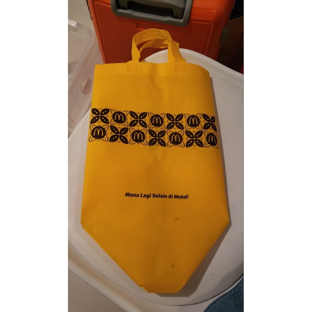 MC D กระเป๋าโท้ตแบบใช้ซ้ําได้ / กระเป๋าช้อปปิ้ง Mc D / wingtop