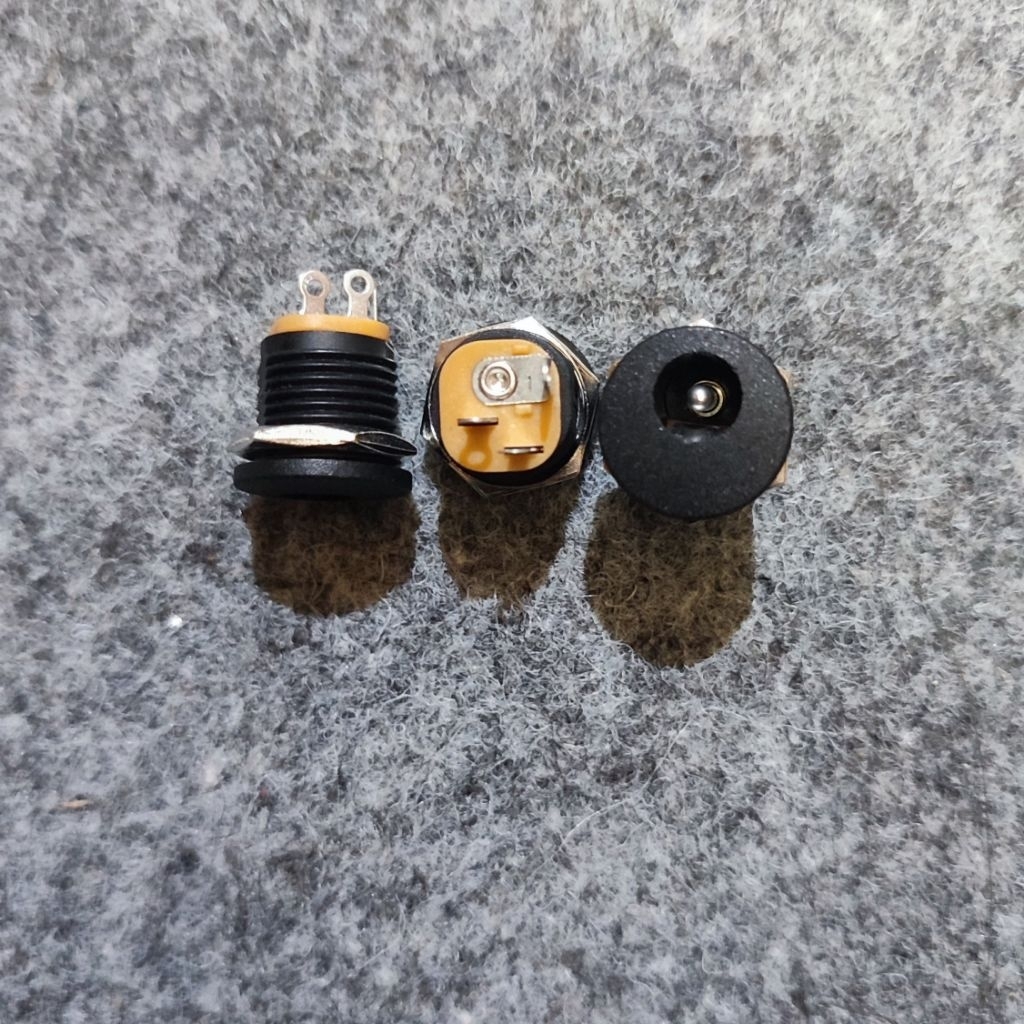 3 Pin ROUND DC SOCKET