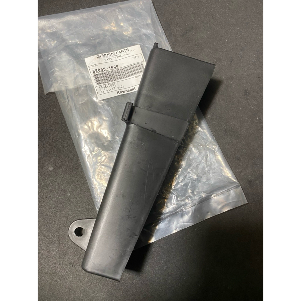 ต้นฉบับ KAWASAKI NINJA R / SS TOOLKIT PLACE | 32098-1089