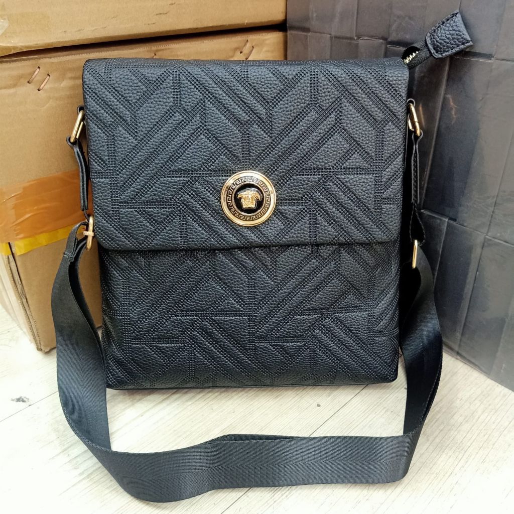 กระเป๋าสะพายข้างลายนูนหนัง Versace คุณภาพระดับพรีเมียม