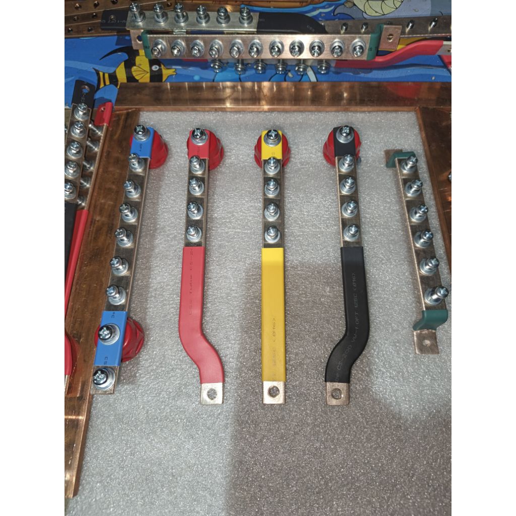 BUSBAR 31215 RSTN GROUND 20CM LENGTH สําหรับ MCCB 30A/100A