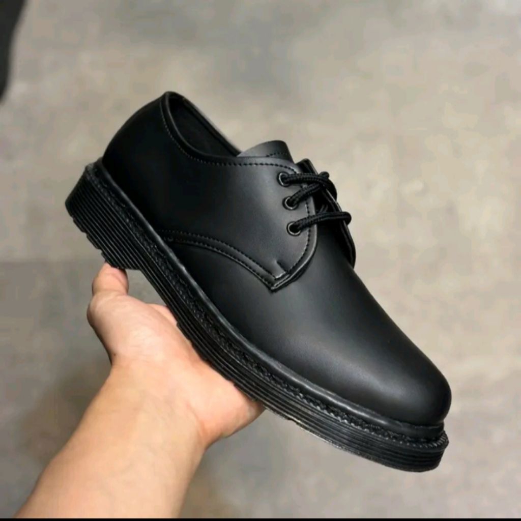 Dr martins Low 3Hole Shoes (ผู้ชายและผู้หญิง) Docmart Black Loow Boots รองเท้าคลาสสิกลําลองอย่างเป็น