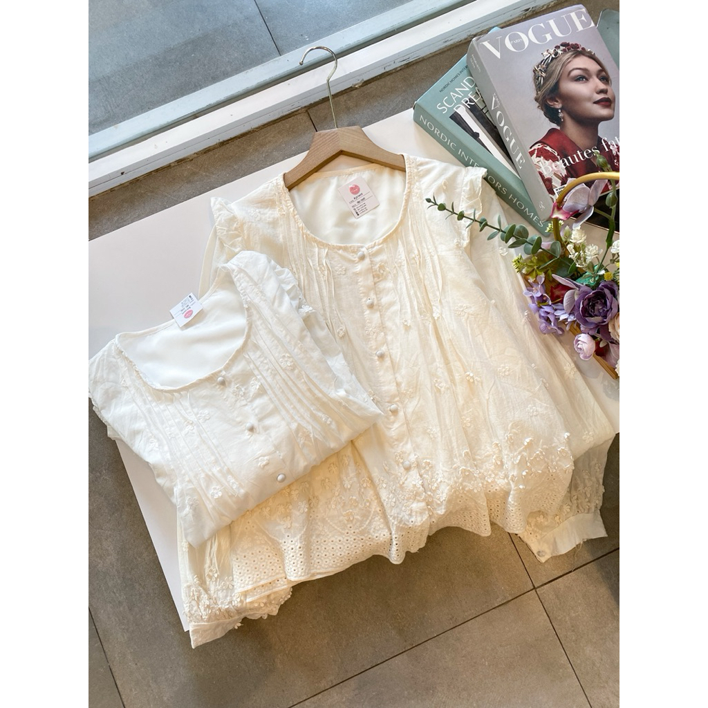 AINA BLOUSE*********