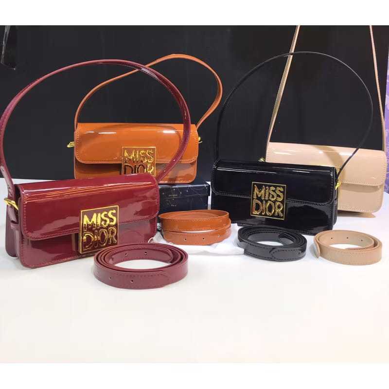 Doir Miss Doir Flap Bag กระเป๋าสะพายข้างผู้หญิง