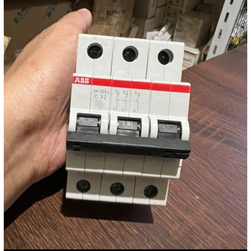 MCB ABB 3P 32A SH203L ของแท้