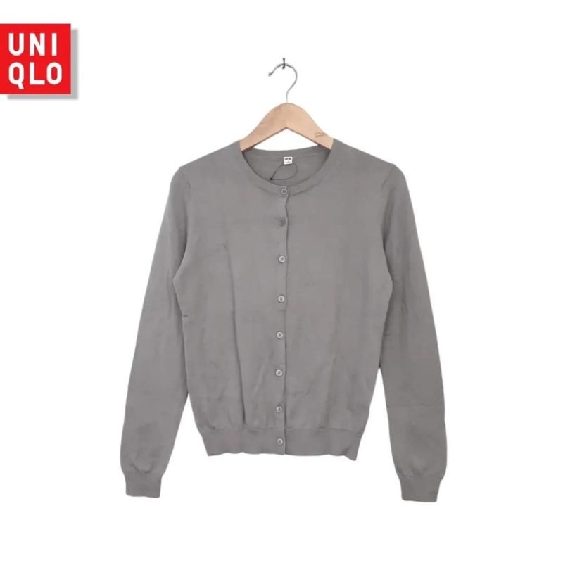 เสื้อคาร์ดิแกน O-Neck Uniqlo สีเทา (CODE: B42 -23)