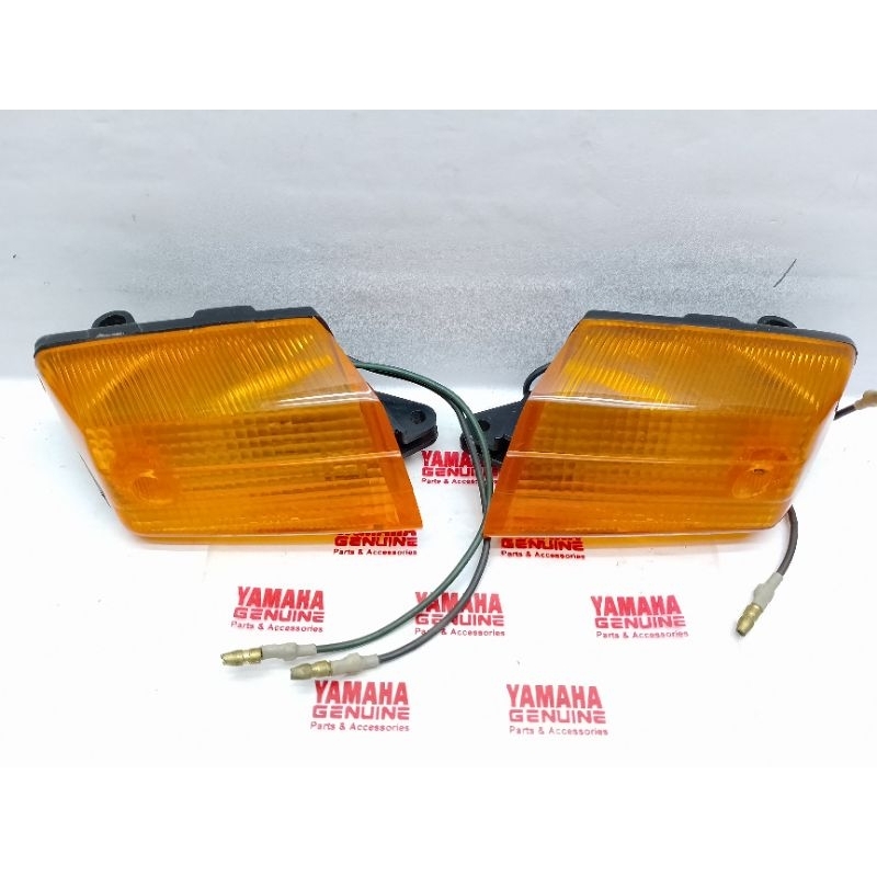ไฟเลี้ยว Reting Sen Assy ด้านหน้าซ้ายขวา Yamaha Alfa เก่า 1988 88 สีเหลือง Original Yamaha YGP Nos