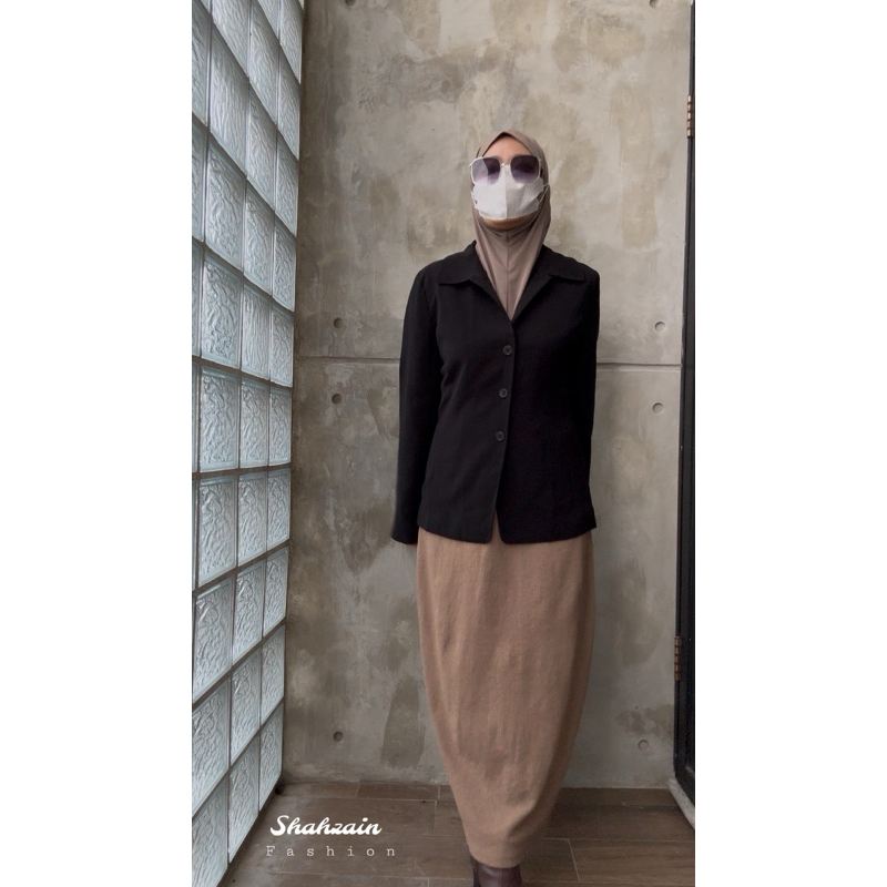 B135 Black Blouse / Top