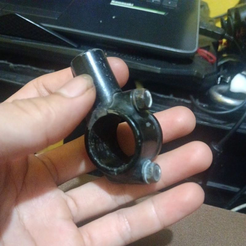 ขายึดกระจกมองข้างซ้าย KSR110 ถอด