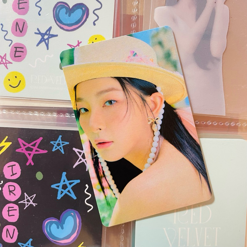 การ์ดรูปถ่ายกํามะหยี่สีแดง Seulgi