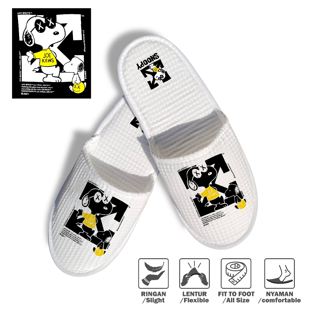 รองเท้าแตะ Snoopy X Motif Waffle House/โรงแรม