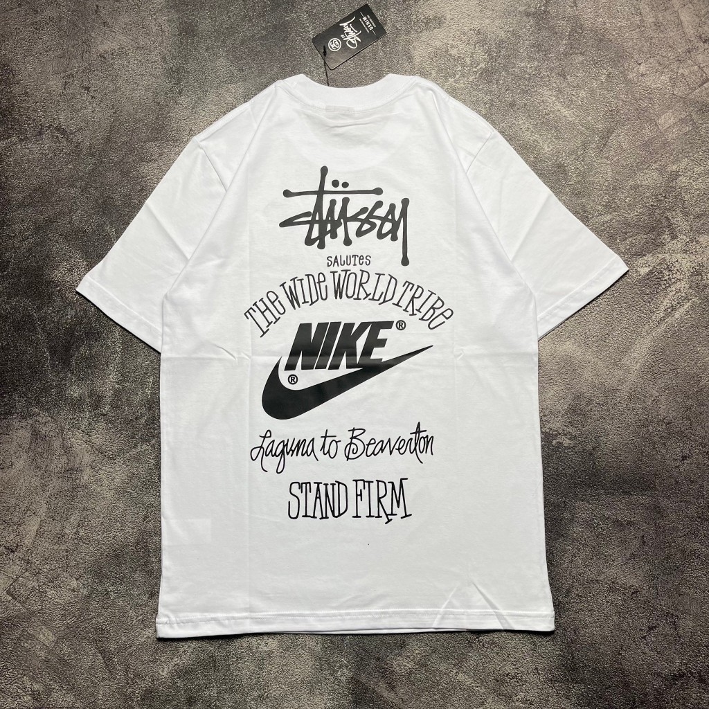 Stussy X Nike world on เสื้อยืดสีขาว