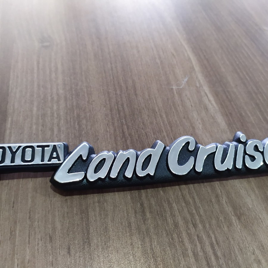 [ของแท้ 100%] โลโก้สัญลักษณ์ด้านหลัง LAND CRUISER