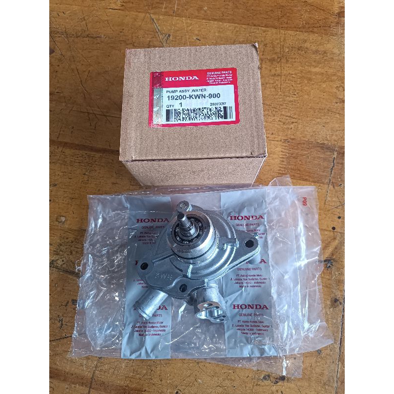 ปั้มน้ํา ASSY KWN VARIO 125 19200-KWN-900 HONDA