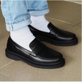 Hitam ล่าสุด Docmart Slip On Loafers Ribbon Loafers รองเท้าลําลองทํางานอย่างเป็นทางการ Office School Black Men Full Black