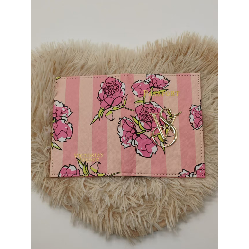 New Wallet - Passport Card Holder - Victorias Secret Women 5979