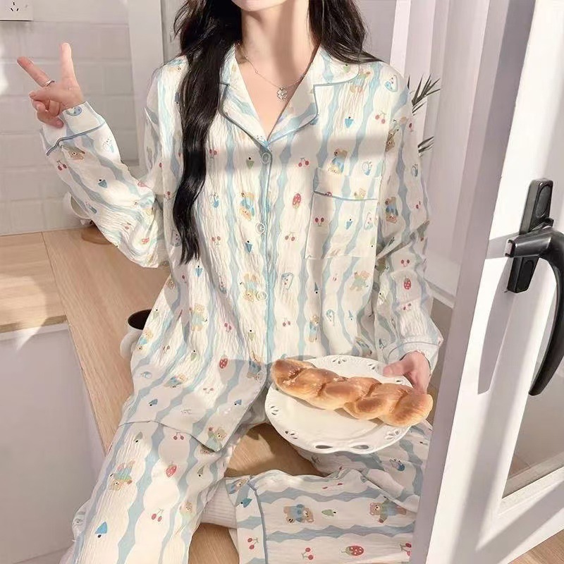 LNR Shop ชุดนอนชุดนอนกางเกงแขนยาวนําเข้าเต็มปุ่มพร้อมกระเป๋า V-Shaped คอ Vintage Motif ชุดนอนชุดลําล