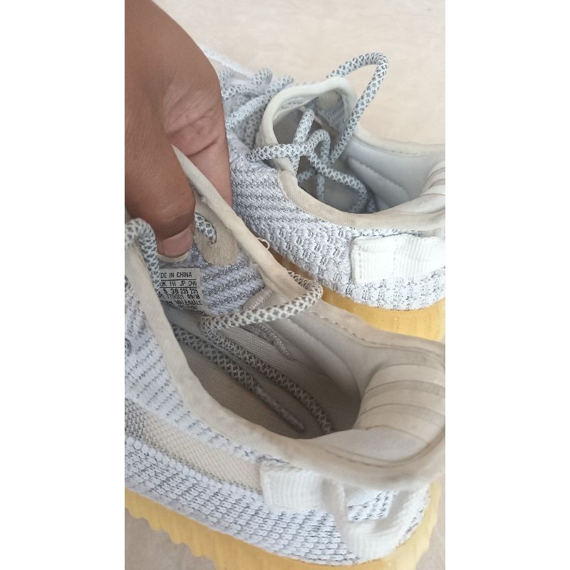 รองเท้า Preloved adidas yezzy 350 ไซส์ 38