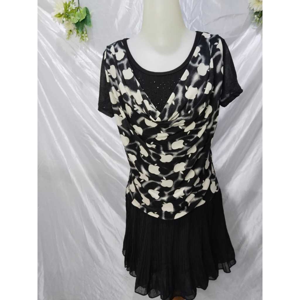 Preloved Appel motif ชุดเดรสผู้หญิง