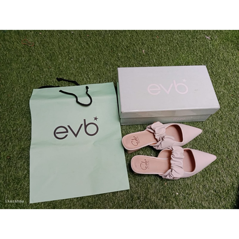 Pl Everbest Jolyn Almond Sandals